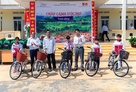 Chắp Cánh Ước Mơ 2025 - Đồng hành để tri thức bay xa